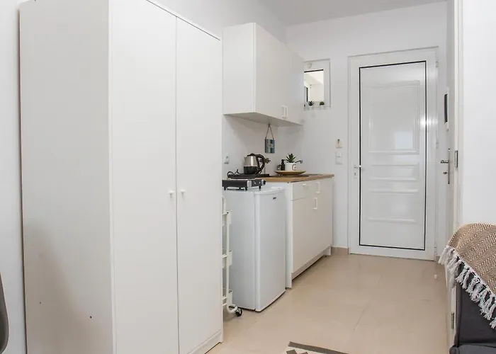 Aparthotel Bless View 3*