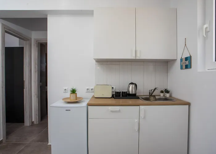 Bless View Apart Otel Lakhania